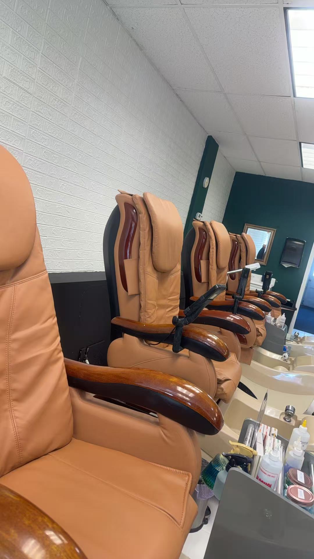 Meet Nails Spa2 gallery image